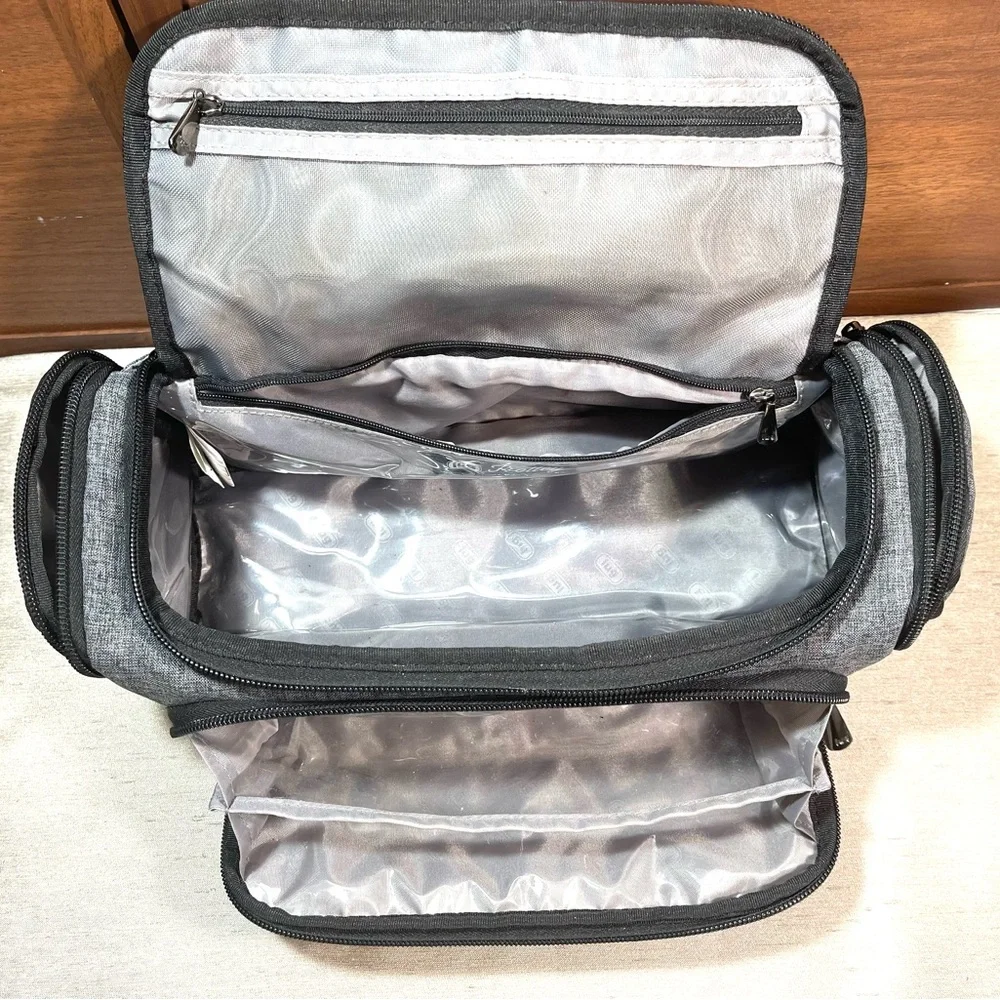 Lug Trolley Gray Cosmetic Case